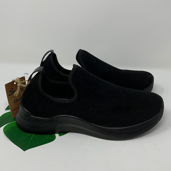 Seven7 Shoes - NWOT Seven7 Electra Waterproof Sneaker